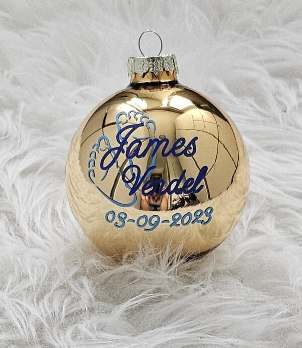 Baby's eerste kerstbal met naam en babyvoetjes